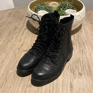 Universal Thread black combat boots 9
